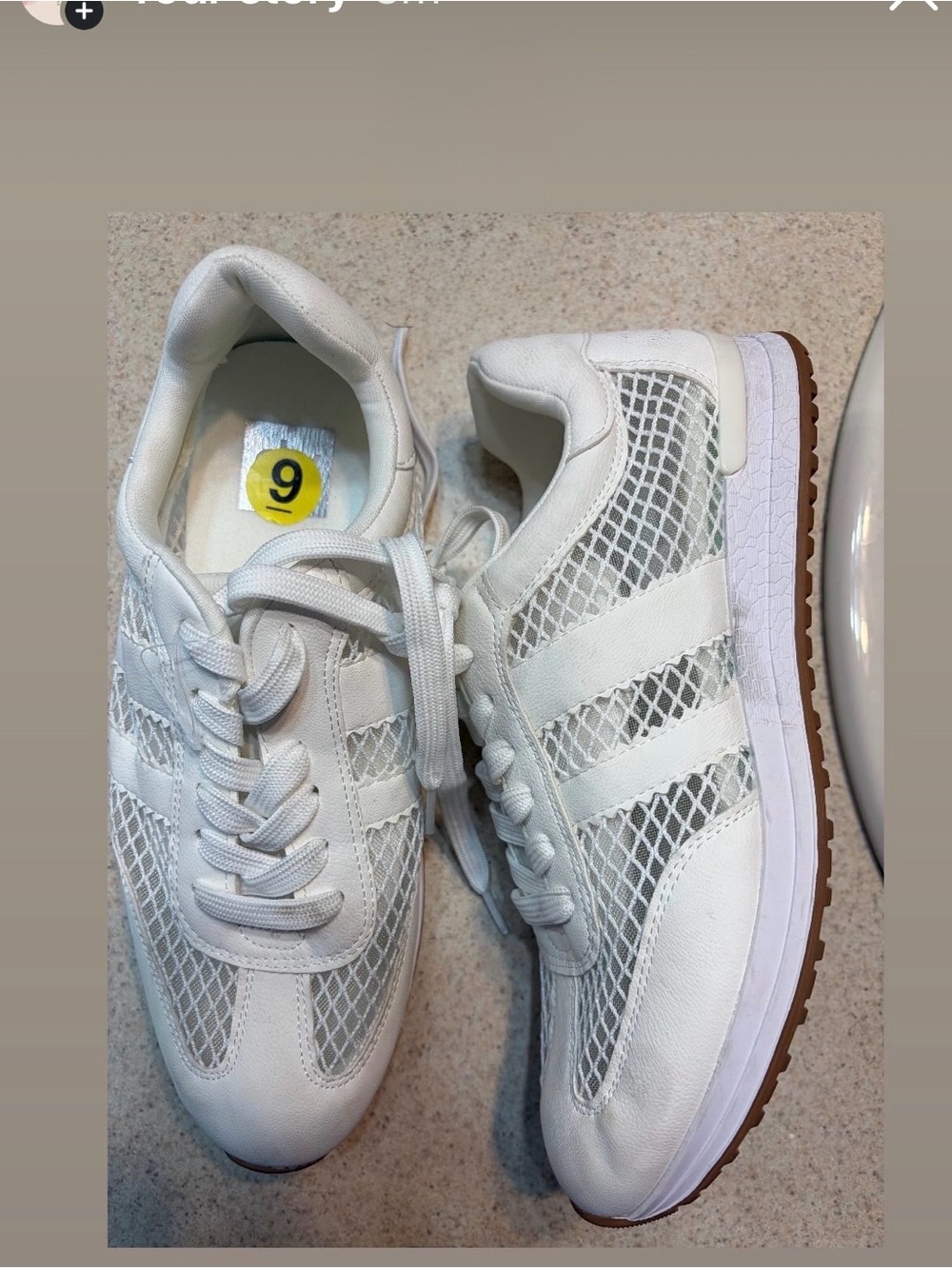 Dolce Vita White Mesh & Leather Mixed-Material Sneakers